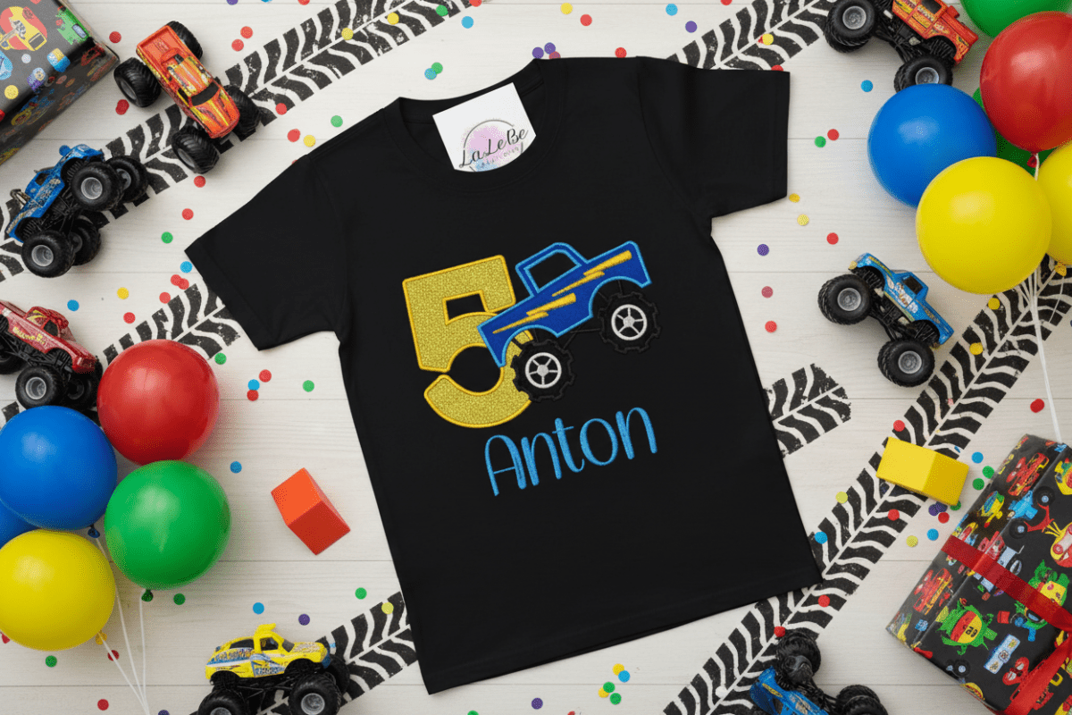 Personalisiertes Monster Truck Geburtstagsshirt für Jungen