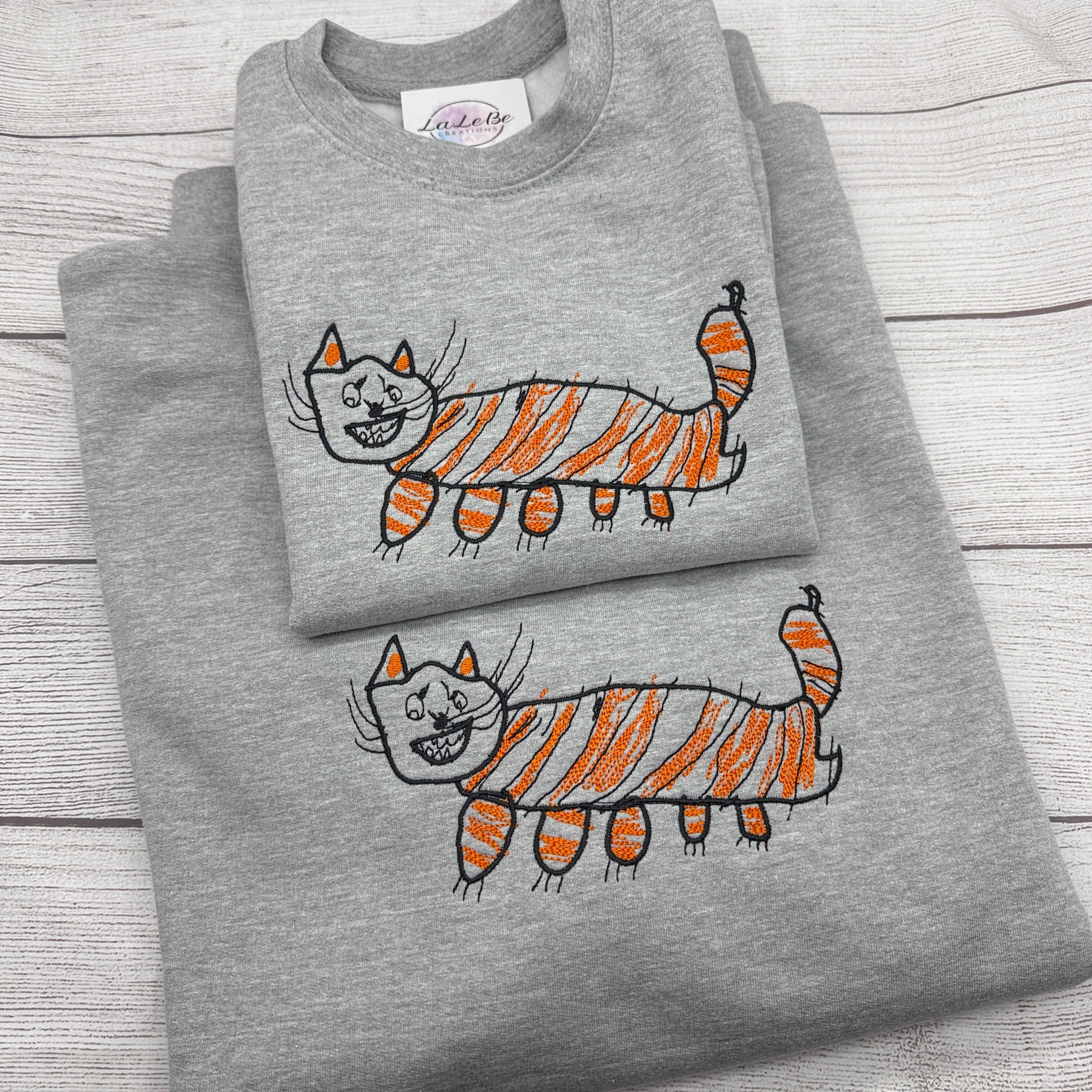 Besticktes Sweatshirt mit Kinderzeichnung - Grau