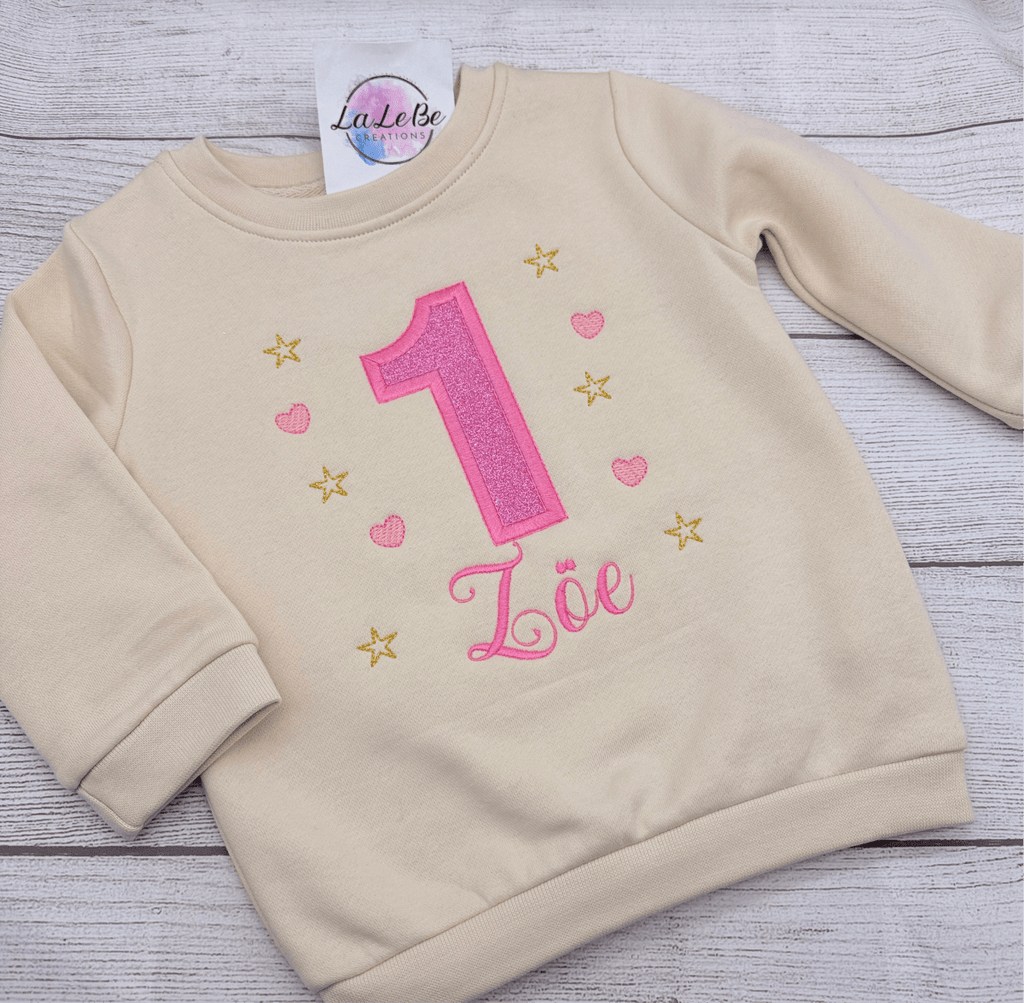 Personalisiertes Geburtstagsshirt mit Name und Glitzer-Zahl (Bild 6 von 7)