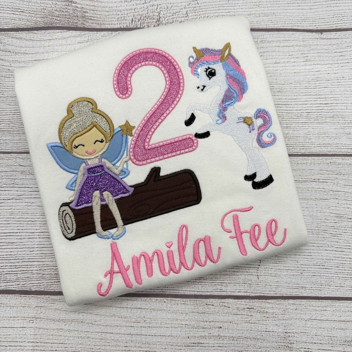 Fee und Einhorn Geburtstag T-Shirt für Kinder - Bestickt