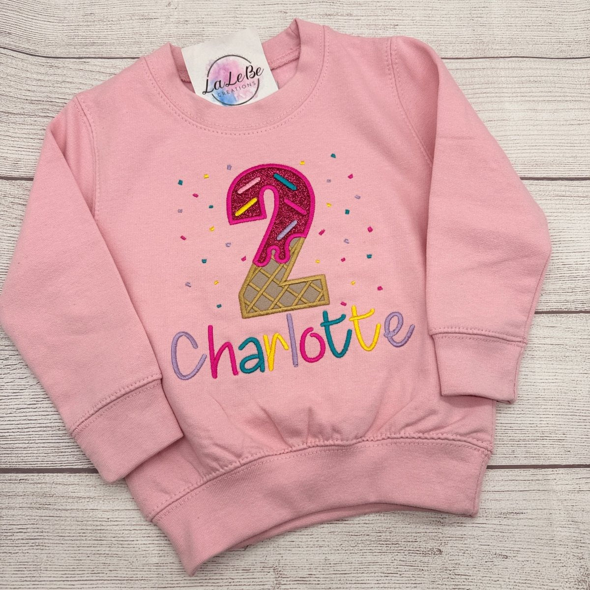Personalisiertes Geburtstagsshirt mit Eis, Streuseln und Glitzer (Bild 13 von 18)
