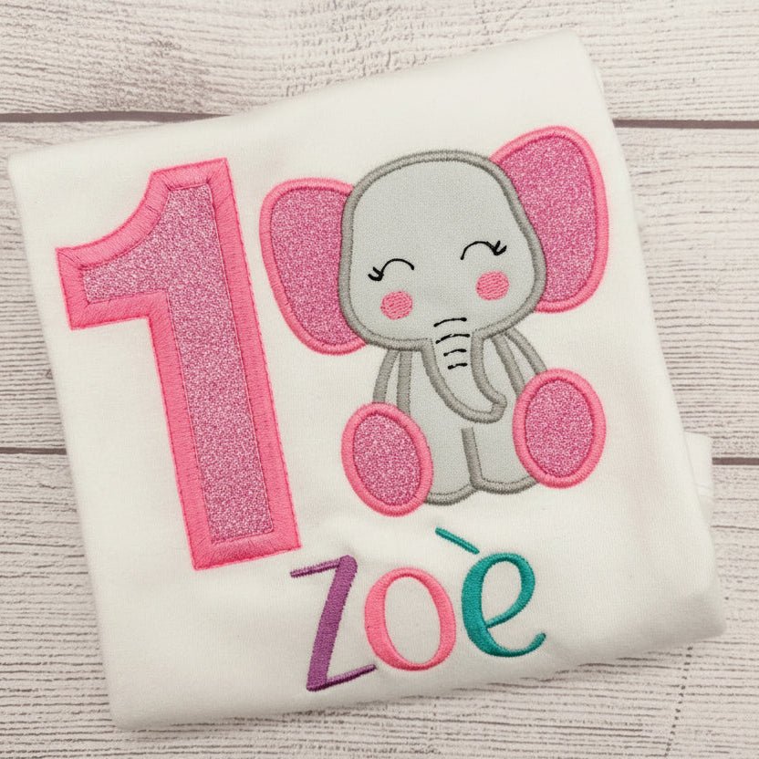 Elefant Geburtstagsshirt Kinder personalisiert – weiß mit Glitzer-Elefant, Glitzerzahl und buntem Namen