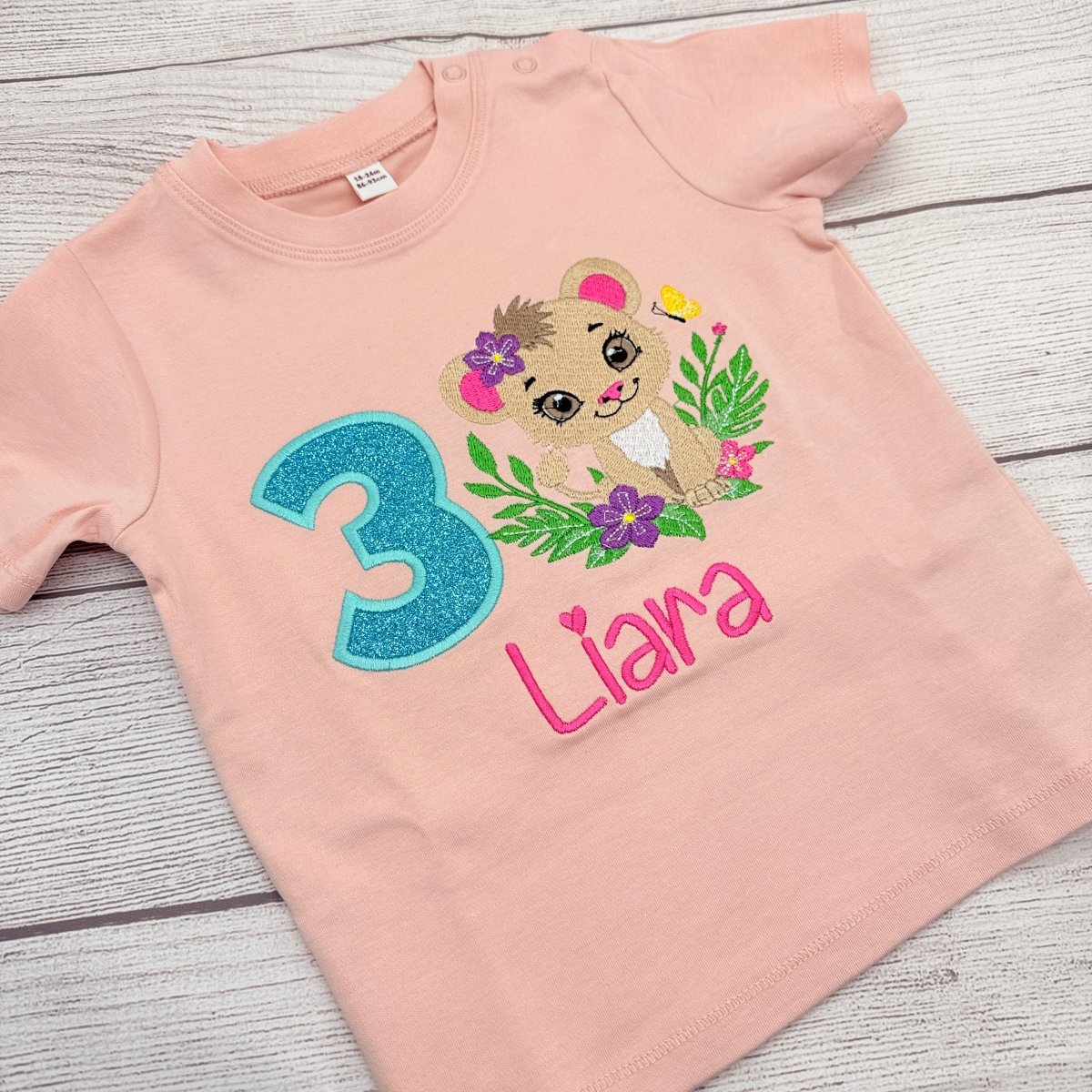 Löwen Geburtstagsshirt Mädchen personalisiert mit Glitzerzahl und Namen