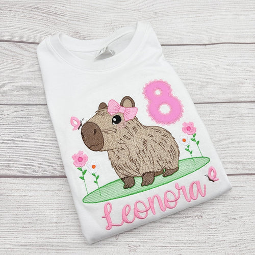 Besticktes Capybara Geburtstagsshirt Mädchen mit Blumen LaLeBe Creations