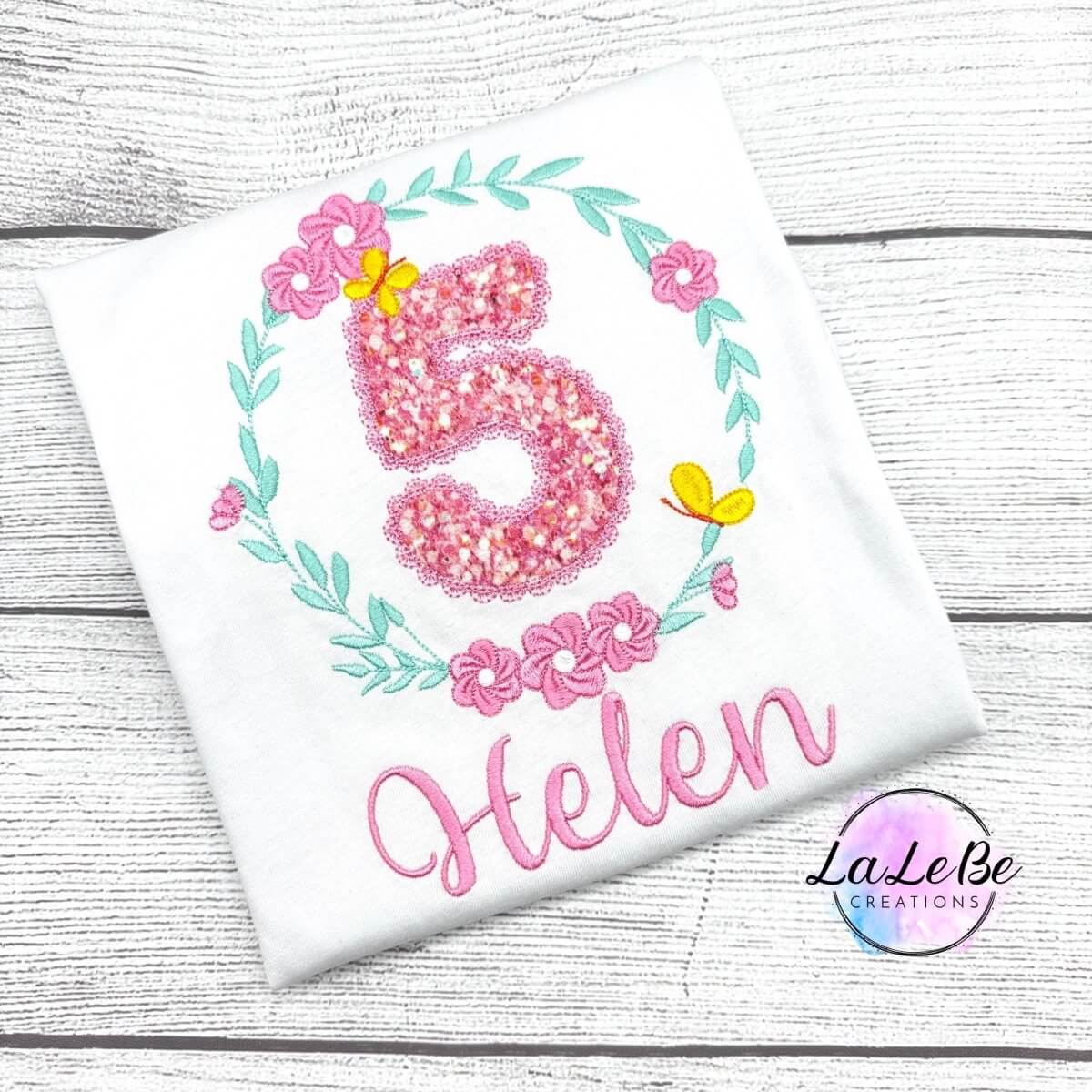 Blumenkranz Geburtstagsshirt für Mädchen, Geburtstag T-Shirt mit Name und Zahl - lalebecreations.de