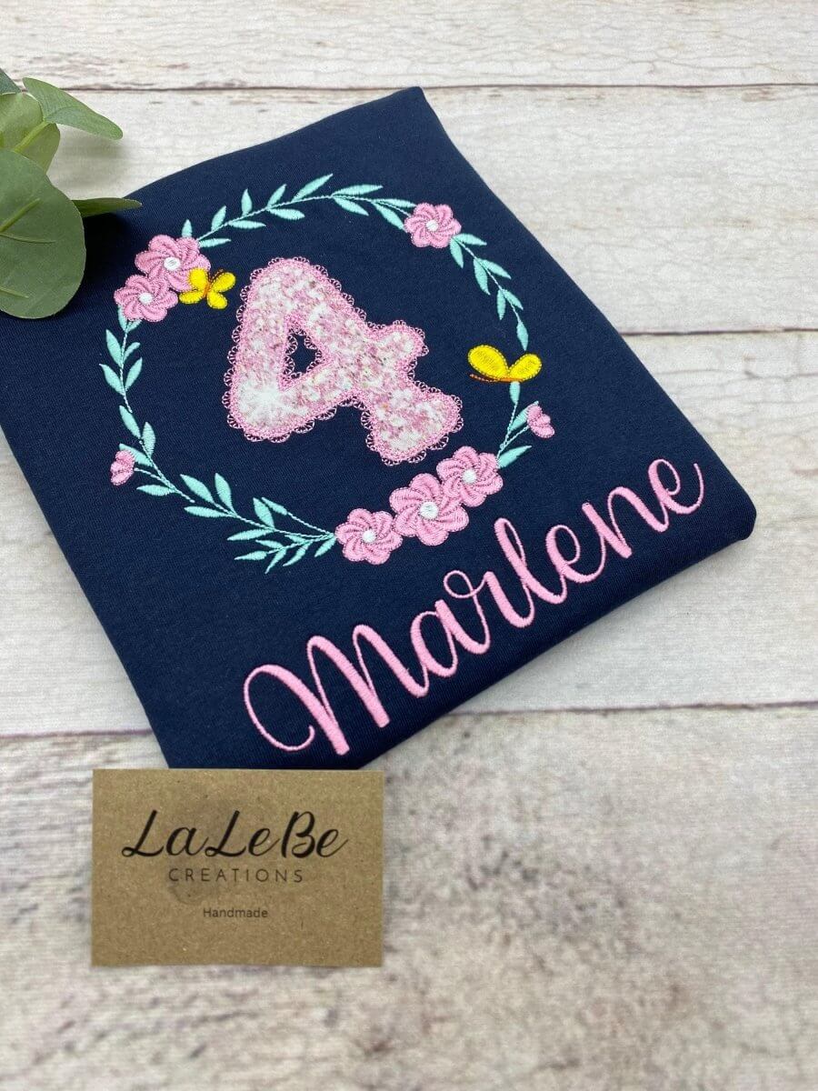 Blumenkranz Geburtstagsshirt für Mädchen, Geburtstag T-Shirt mit Name und Zahl - lalebecreations.de