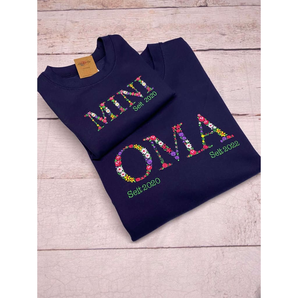 Floral besticktes Oma-Sweatshirt – Personalisierte