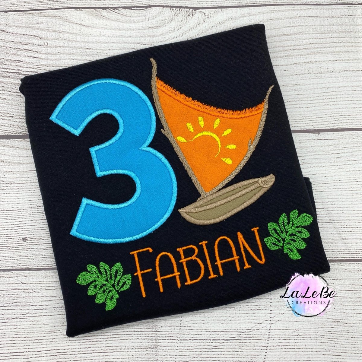 Geburtstags - T-Shirt Segelboot Abenteuer – Für kleine Entdecker - lalebecreations.de