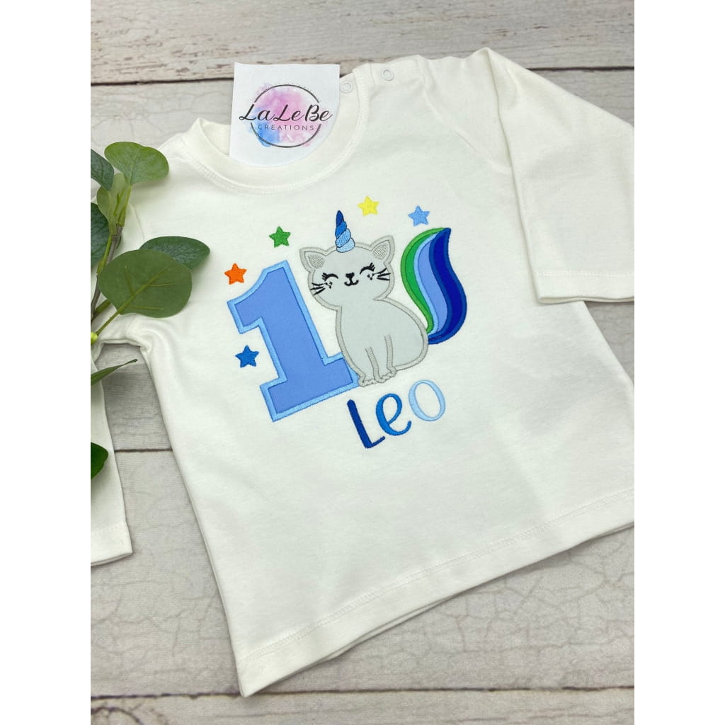 Geburtstagsshirt mit gestickter Einhornkatze