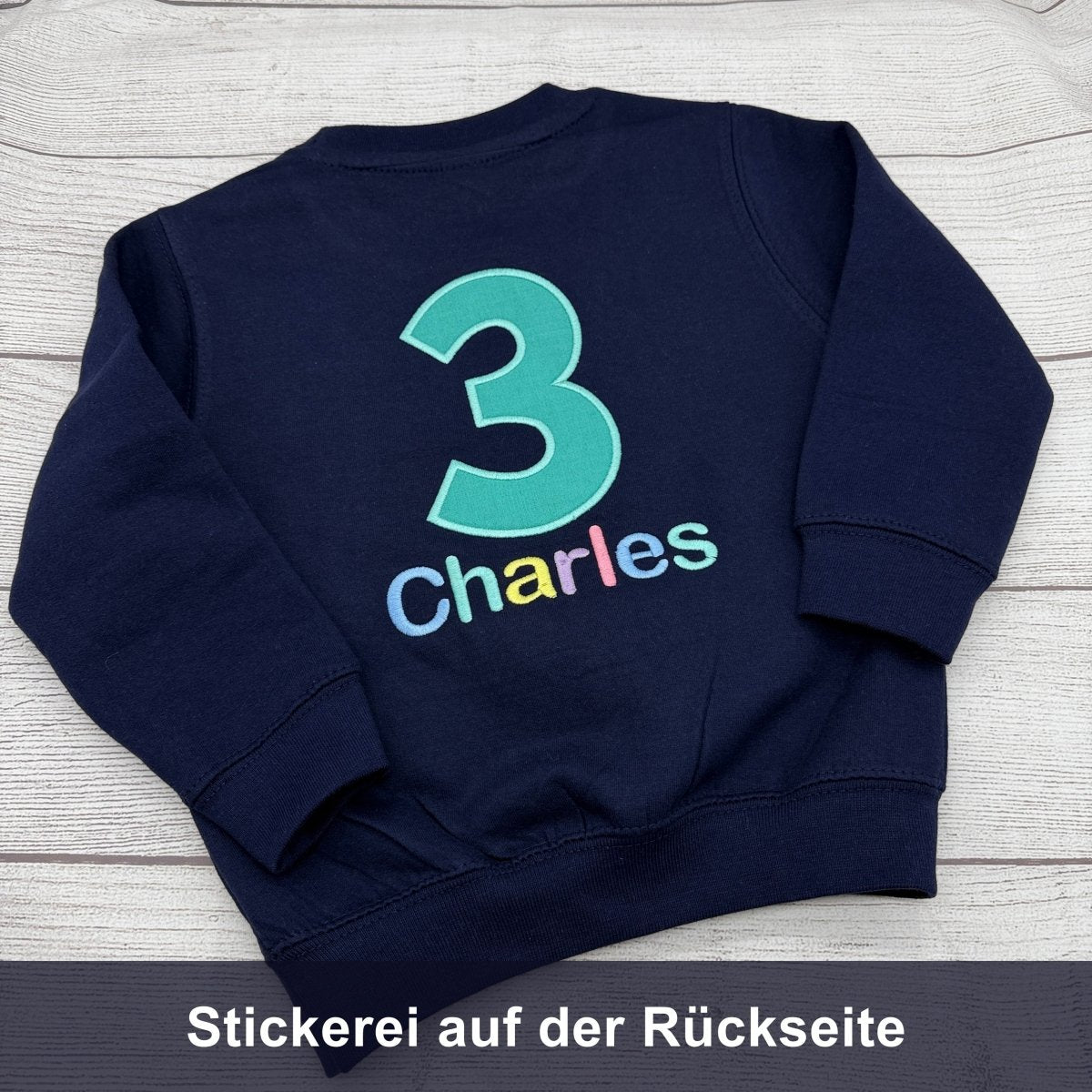 Geburtstagsshirt Name und Zahl – Stickerei auf der Rückseite LaLeBe Creations