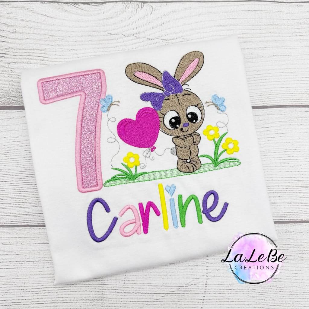 Hasen Geburtstagsshirt für Mädchen, personalisiert mit Name und Alter, besticktes T-Shirt mit Glitzer - lalebecreations.de
