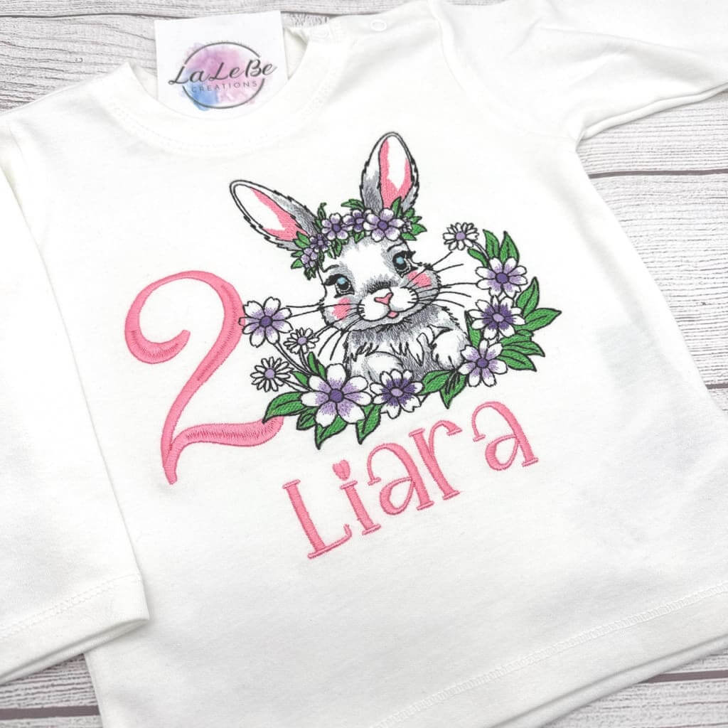 Hasen Geburtstagsshirt Mädchen mit Name & Alter, Bestickt - lalebecreations.de