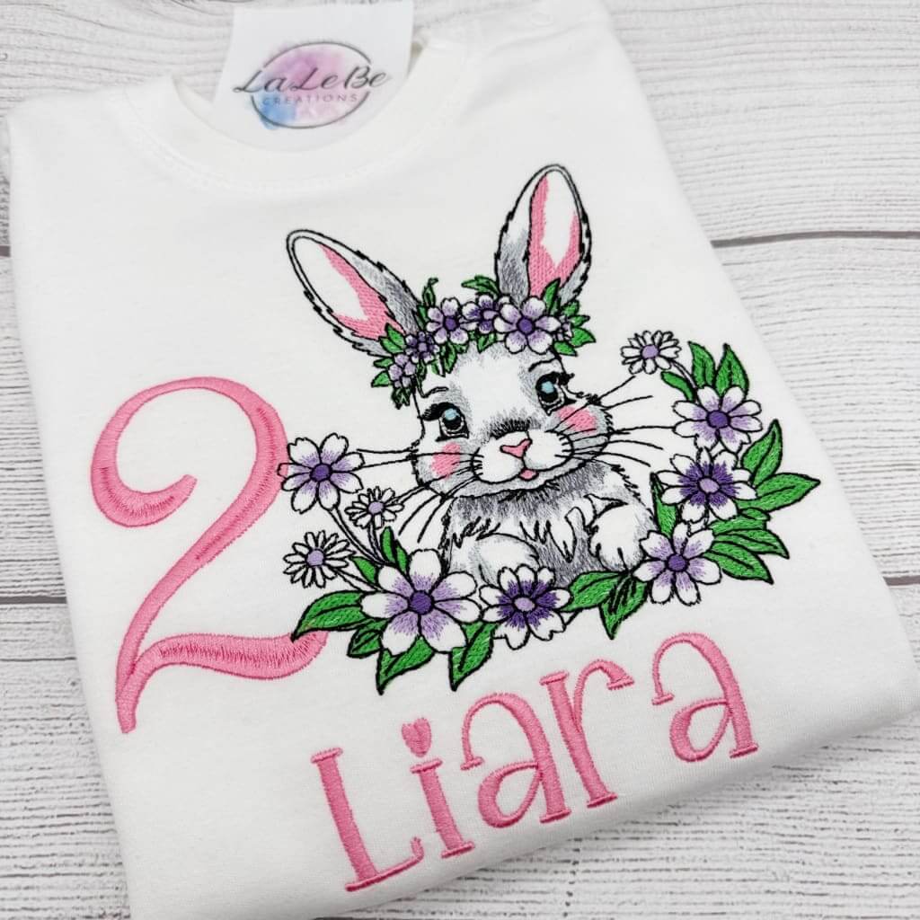 Hasen Geburtstagsshirt Mädchen mit Name & Alter Bestickt