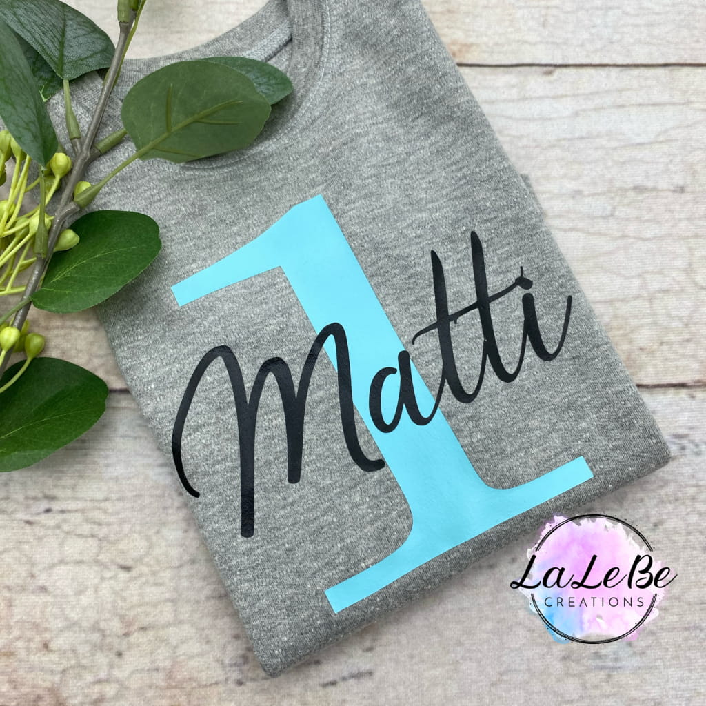 Kinder-T-Shirt personalisiert mit Zahl und Name - lalebecreations.de