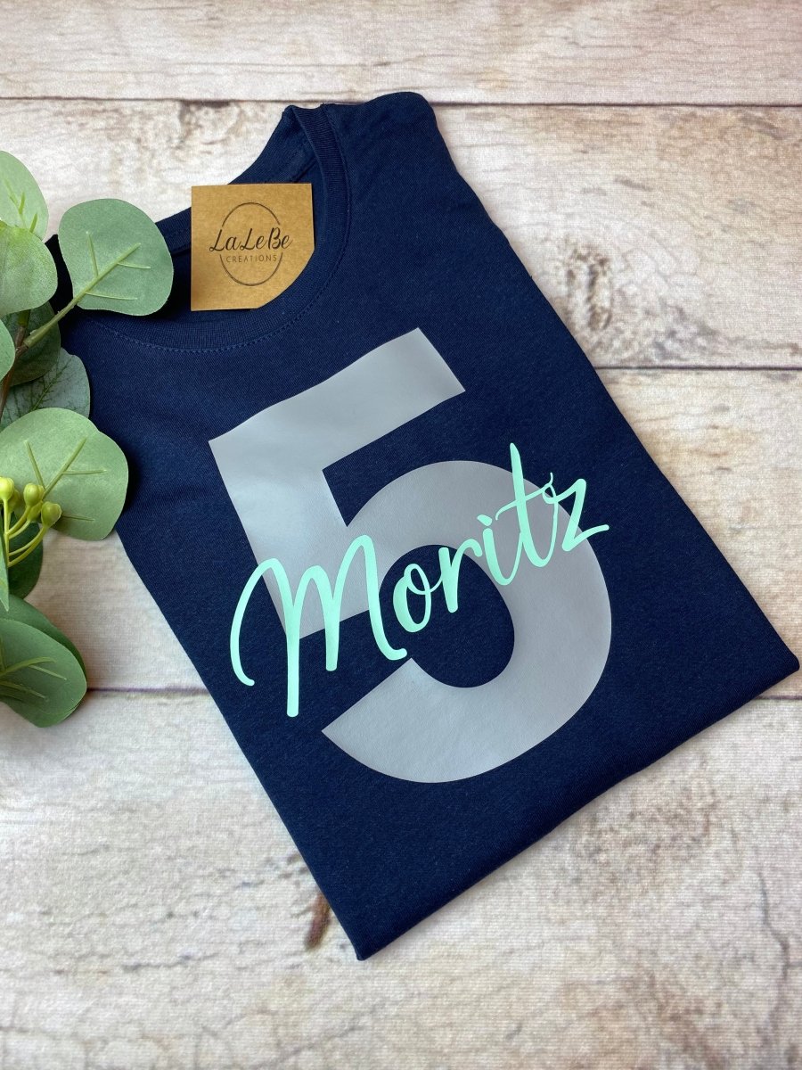 Kinder-T-Shirt personalisiert mit Zahl und Name