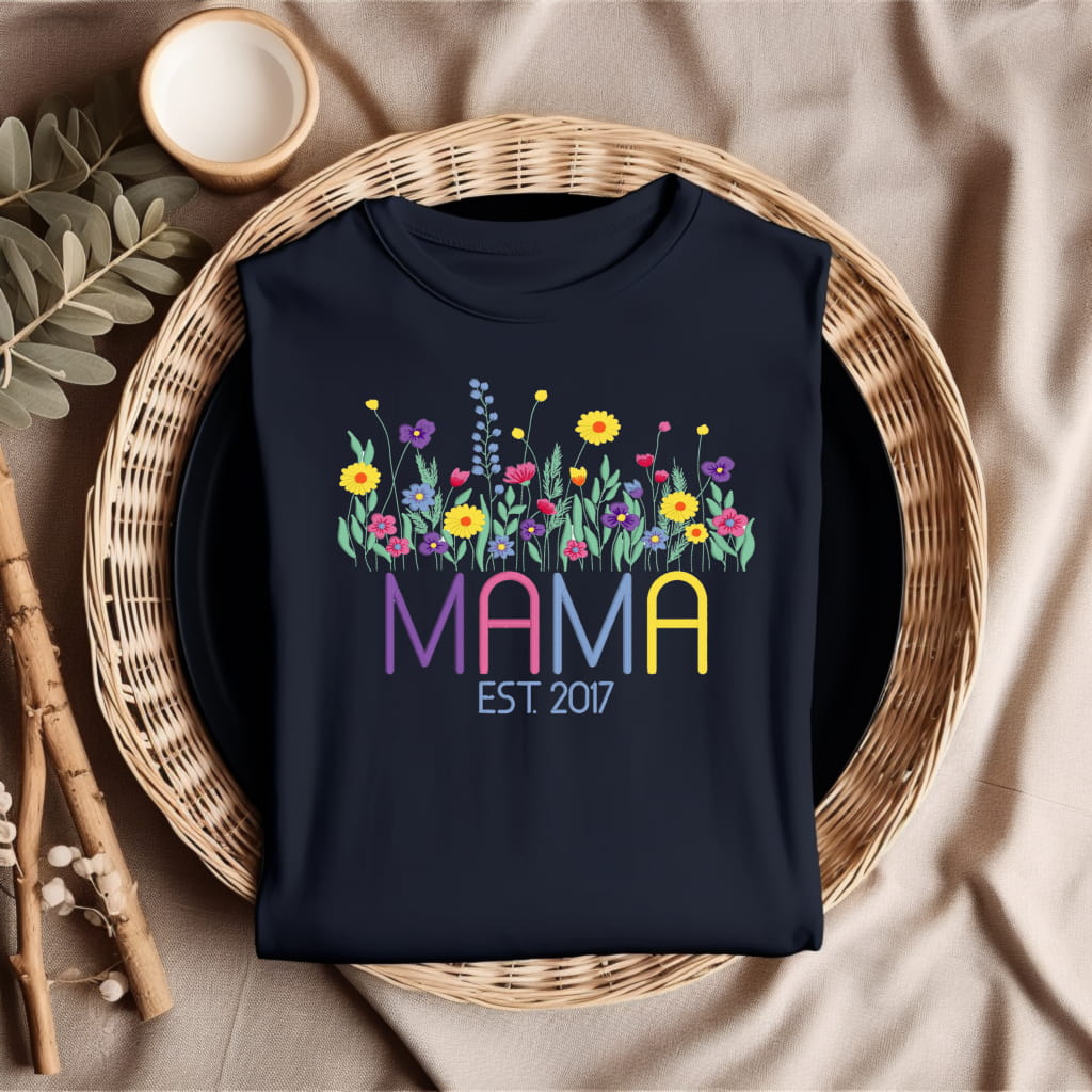 Mama T-Shirt mit Blumenmotiv und Geburtsjahr der Kinder XS