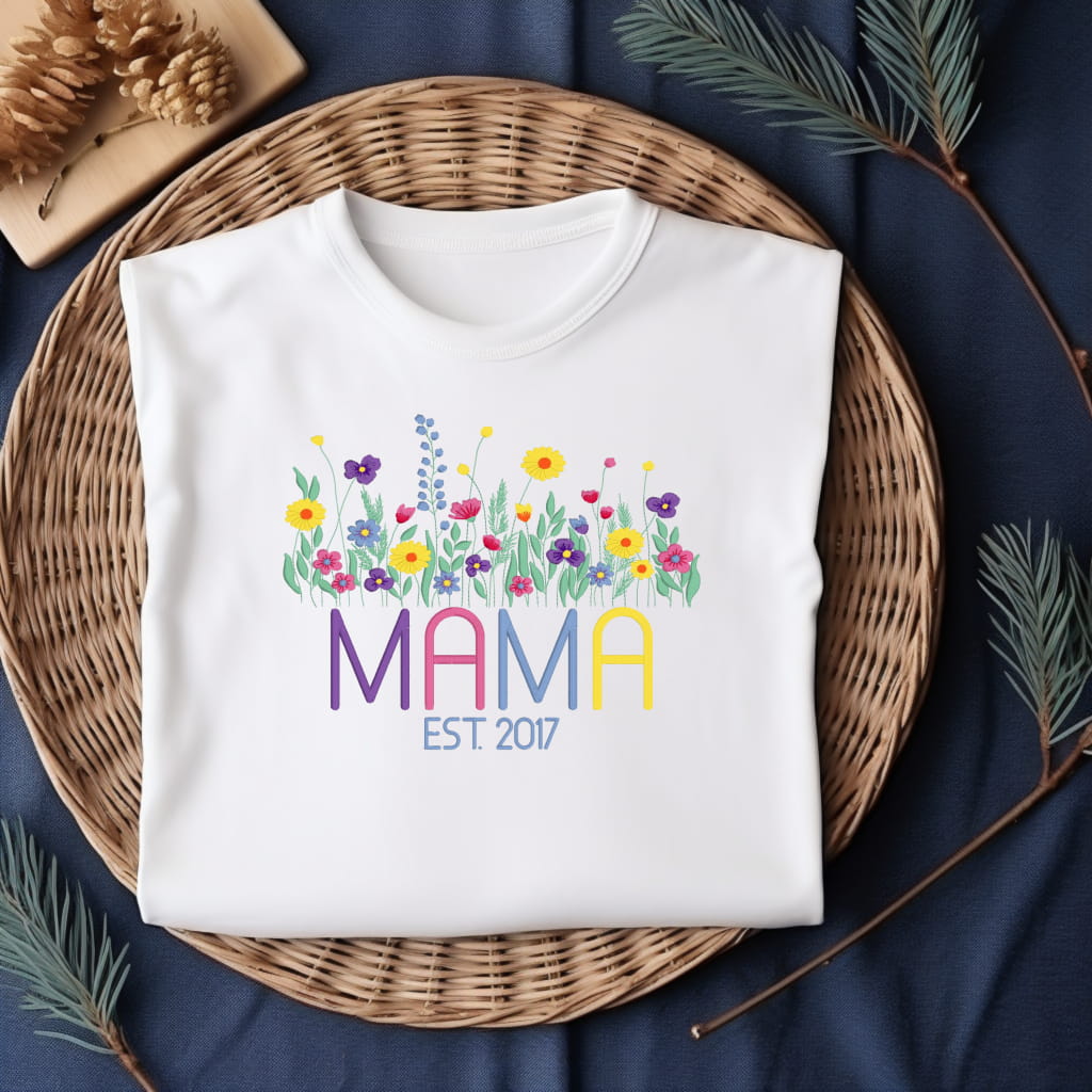 Mama T-Shirt mit Blumenmotiv und Geburtsjahr der Kinder XS