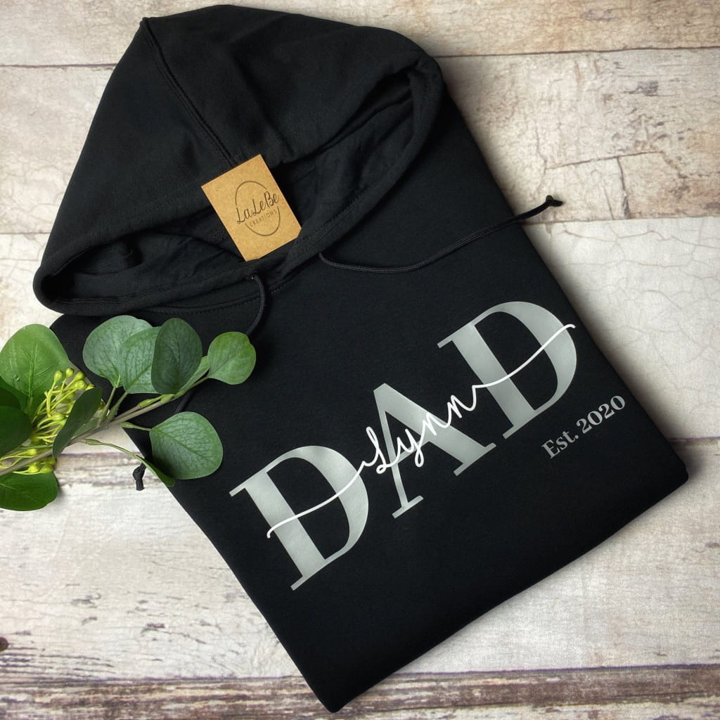 Personalisierbarer Hoodie mit Kindernamen für stolze Papas - lalebecreations.de