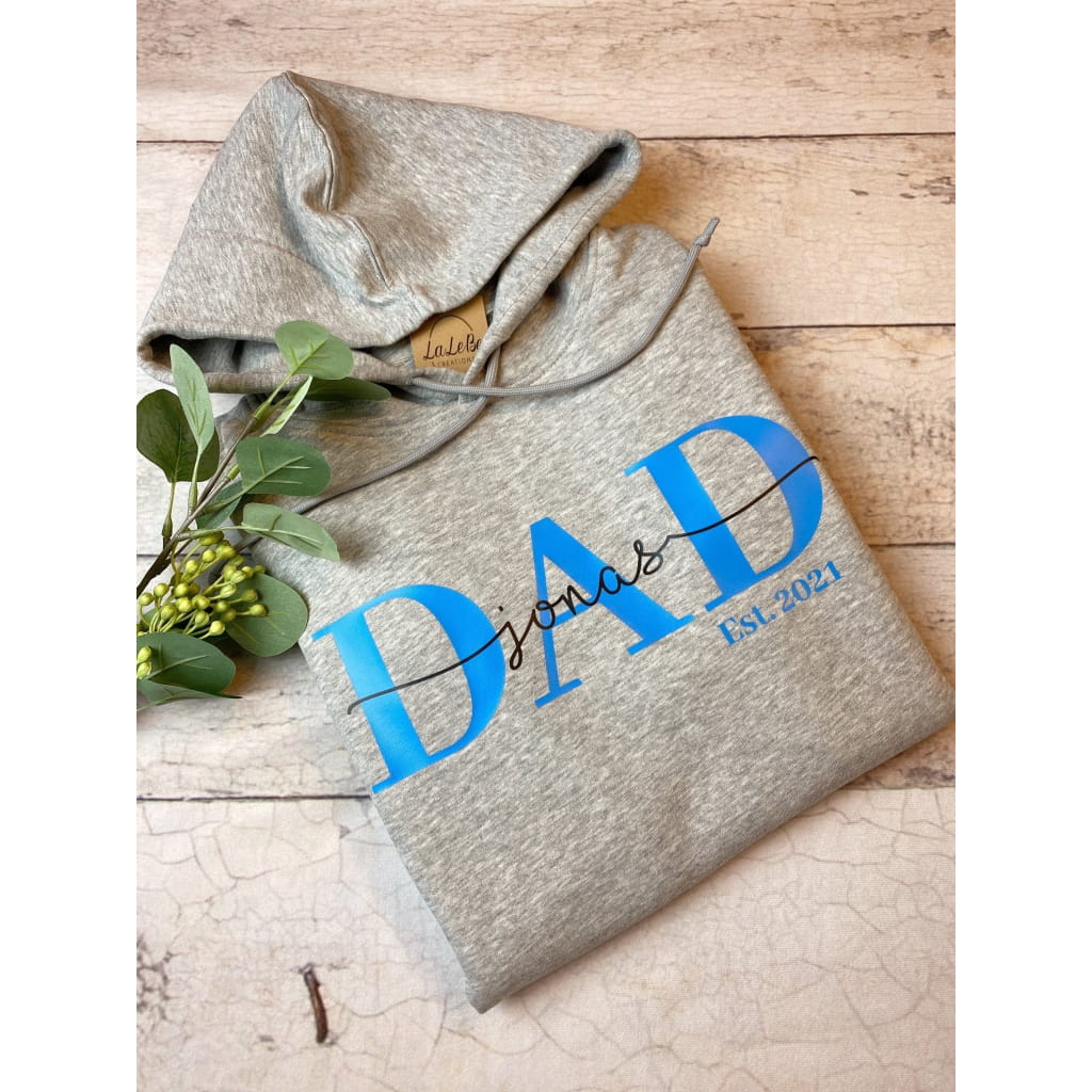 Personalisierbarer Hoodie mit Kindernamen für stolze Papas - lalebecreations.de