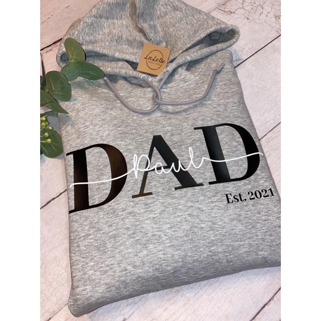 Personalisierbarer Hoodie mit Kindernamen für stolze Papas - lalebecreations.de