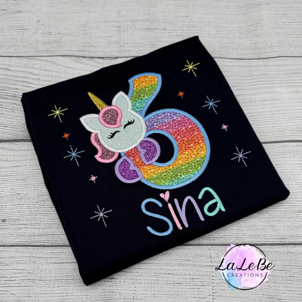 Personalisierbares Einhorn Geburtstagsoutfit für Mädchen - lalebecreations.de