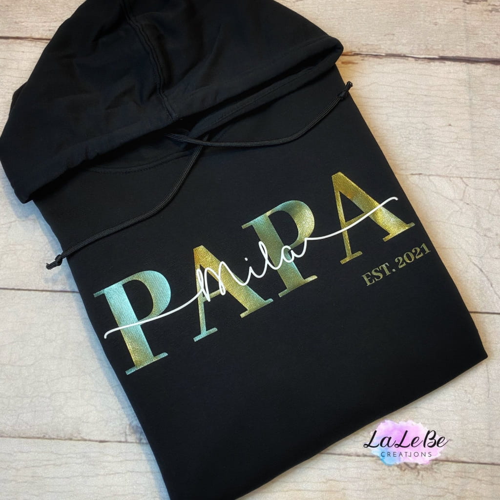 Personalisierter Papa Hoodie mit Kindernamen und Jahreszahl - lalebecreations.de