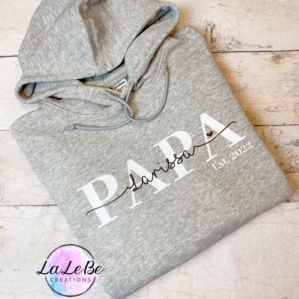 Personalisierter Papa Hoodie mit Kindernamen und Jahreszahl - lalebecreations.de