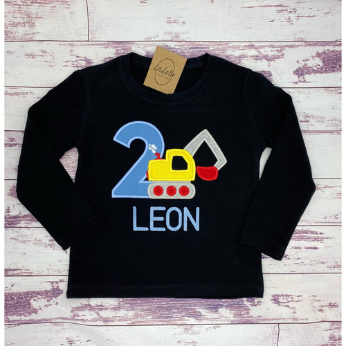 Bagger Geburtstagsshirt Jungen personalisiert – Navy Langarmshirt mit gelbem Bagger, hellblauer Zahl und Name LEON