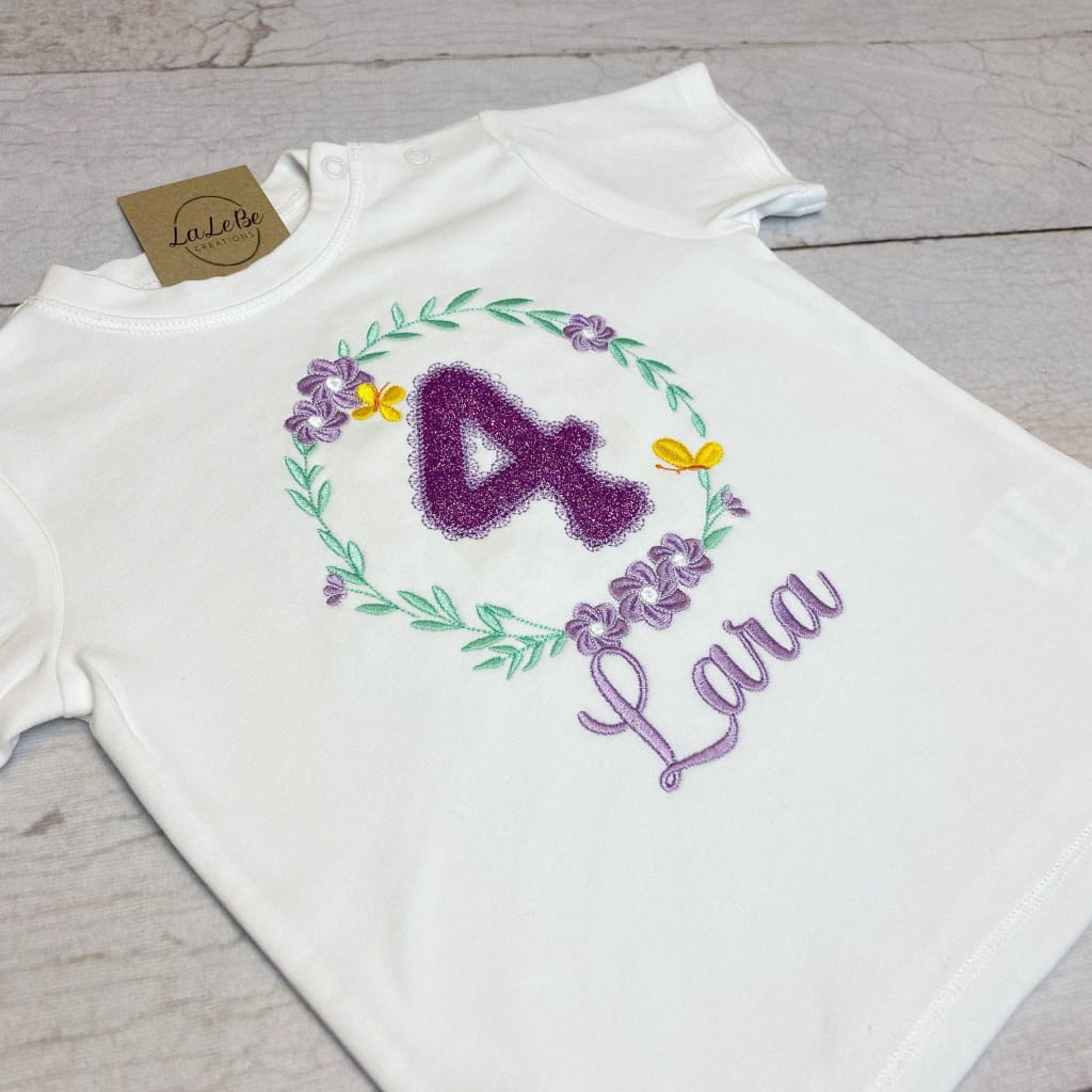 Geburtstags-T-Shirt mit Blumenkranz und Glitzerzahl - lalebecreations.de