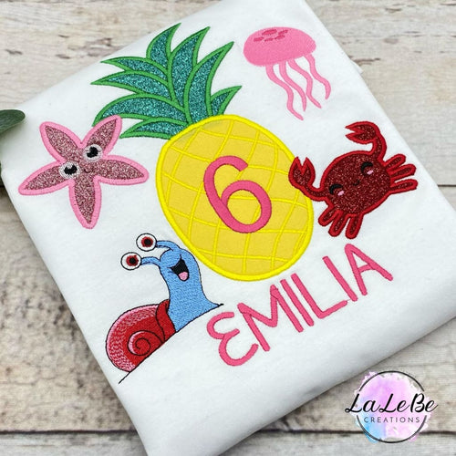 Besticktes Ananas Geburtstagsshirt Mädchen mit Seestern, Krabbe und buntem Namen – LaLeBe Creations