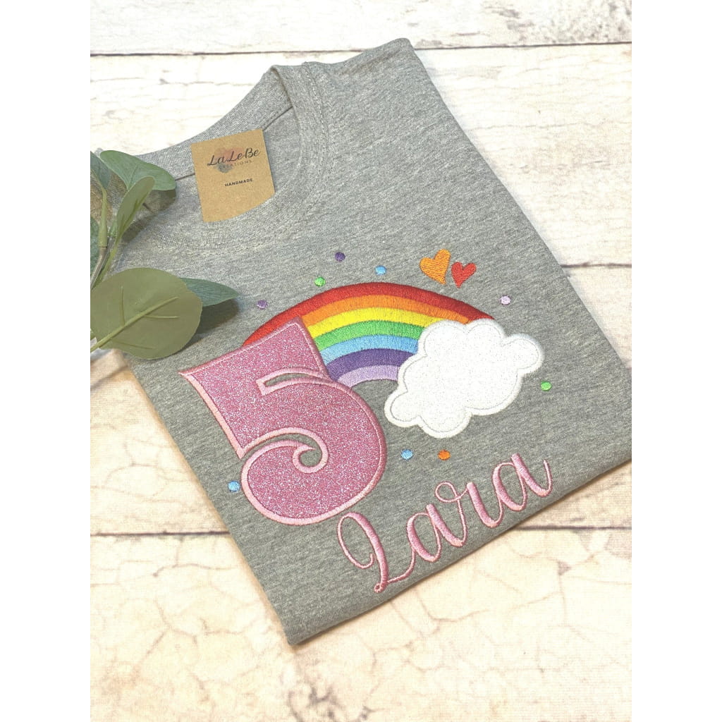 Personalisiertes Regenbogen Geburtstagsshirt für Mädchen