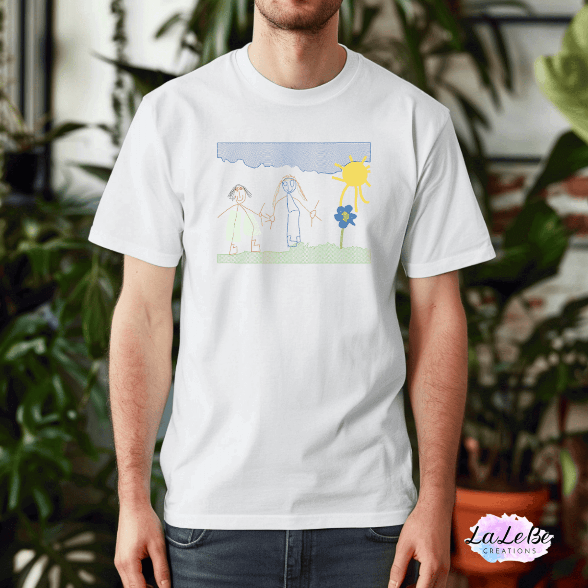 T-Shirt mit Kinderzeichnung bestickt: Einzigartiges Geschenk für Eltern & Großeltern - lalebecreations.de