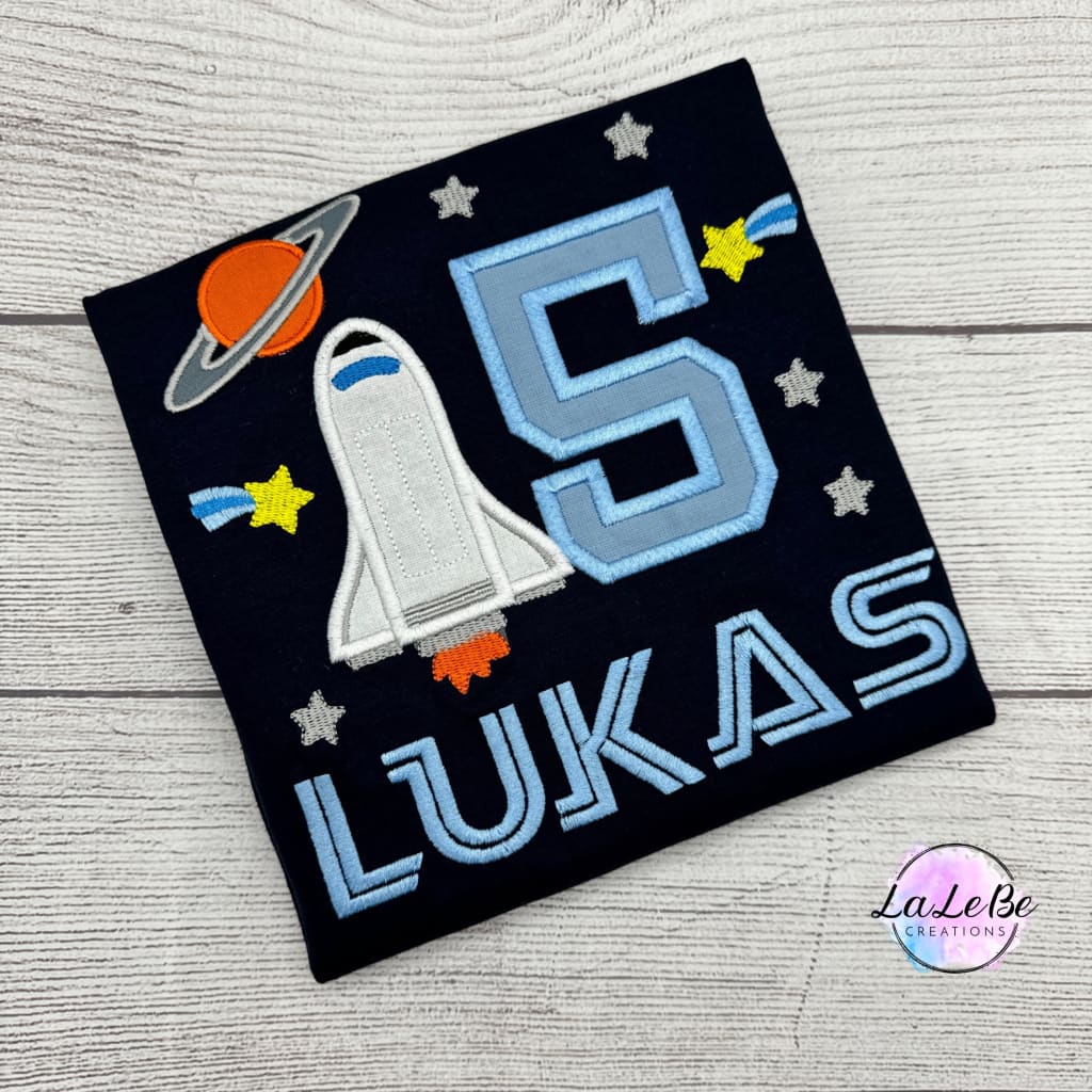 Weltraum und Rakete Personalisiert Geburtstagsshirt - lalebecreations.de